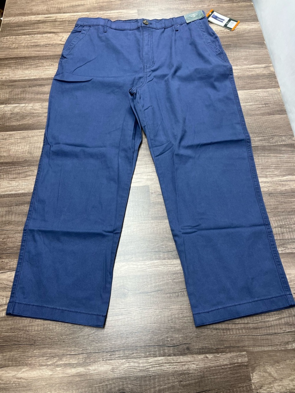 NWT G.H. Bass & Co. Navy Blue Capris Size 16